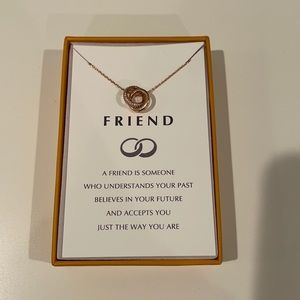 STORY JEWELLERY: Rose gold necklace